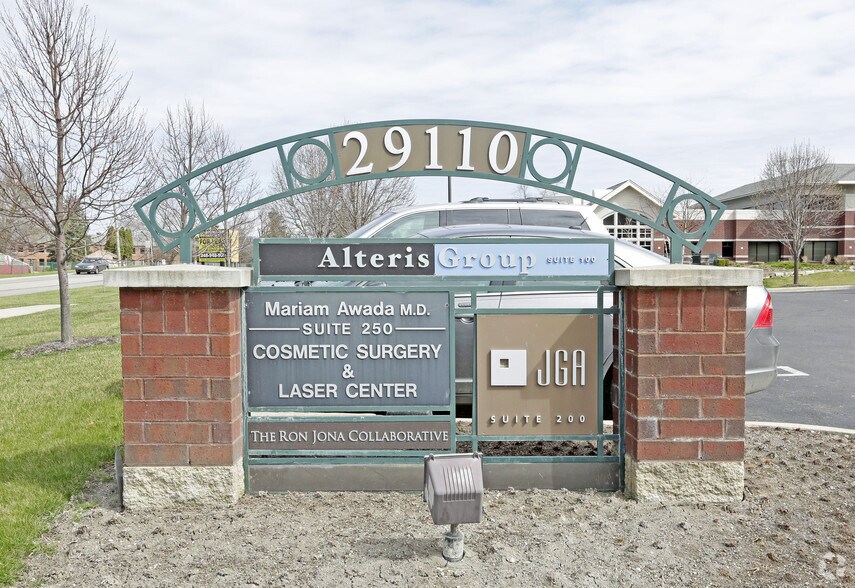 More Photos Of 29110 Inkster Rd, Southfield Office For Lease