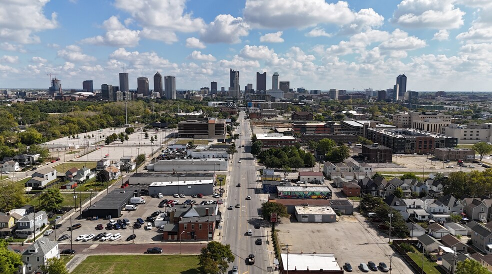 More Photos Of 975 W Broad St, Columbus Office For Lease