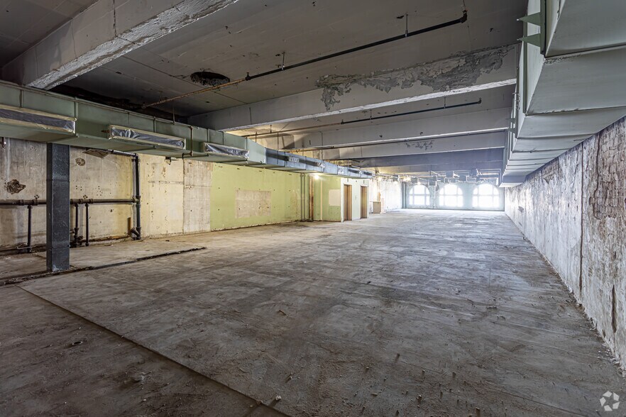 More Photos Of 714 Canal St, New Orleans Storefront Retail Office For Lease