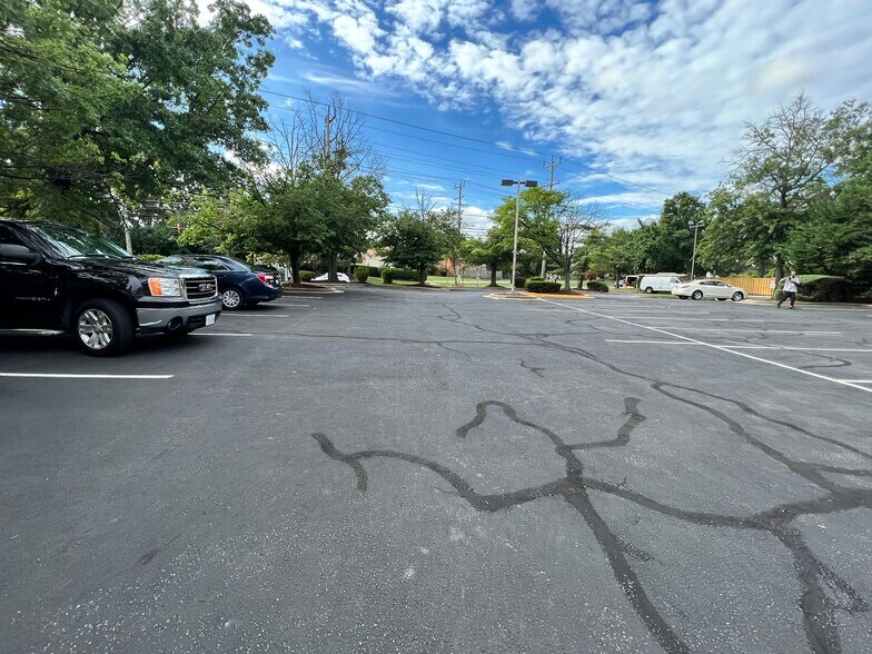 More Photos Of 1900 John Hanson Ln, Oxon Hill Bank For Sale