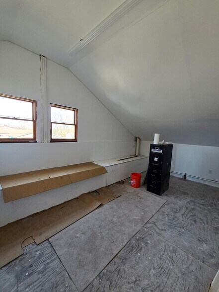 More Photos Of 9360 State Route 43, Streetsboro Auto Repair For Sale