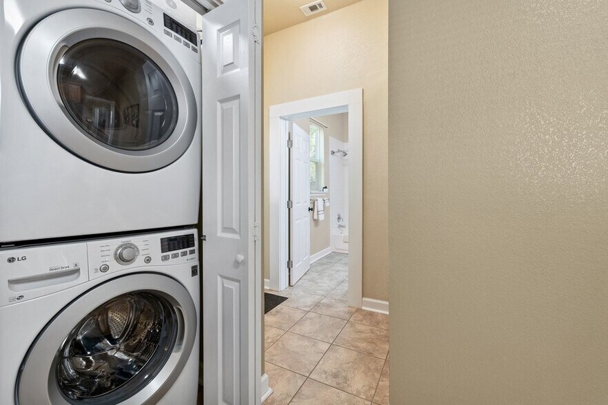 More Photos Of 314 W 3rd St, Taylor Multifamily For Sale