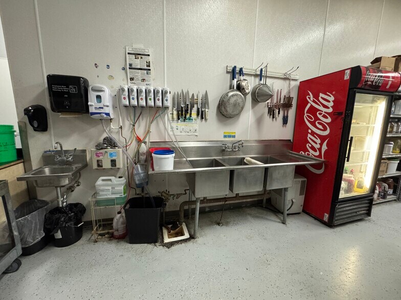 More Photos Of 11830 Stonegate Dr, Omaha Sorority Fraternity House For Sale