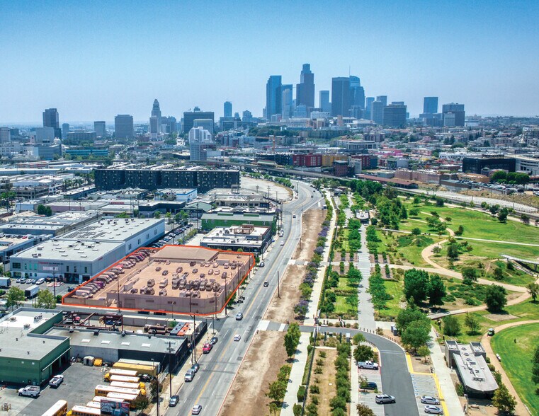 More Photos Of 1440 N Spring St, Los Angeles Warehouse For Lease