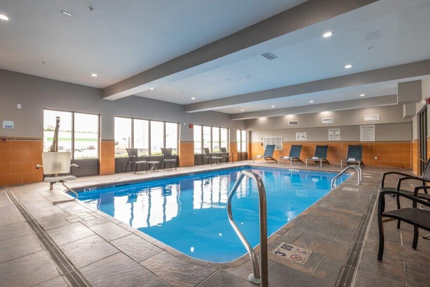 More Photos Of 5696 I 49 N Service Rd, Opelousas Hotel For Sale