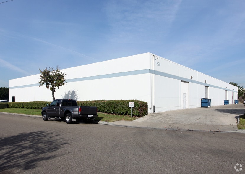 Primary Photo Of 1525 W Orange Grove Ave, Orange Warehouse For Lease