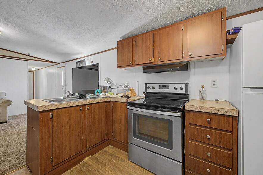 More Photos Of 14165 W Cooksey Rd, Crescent Industrial For Sale