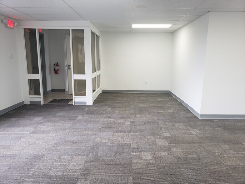 More Photos Of 5851 Nor Bath Blvd, Bath Bank For Lease