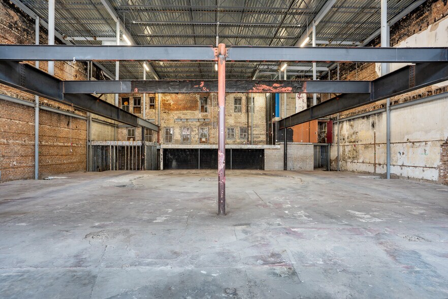 More Photos Of 1609 7th Ave, Ybor City Bar For Lease