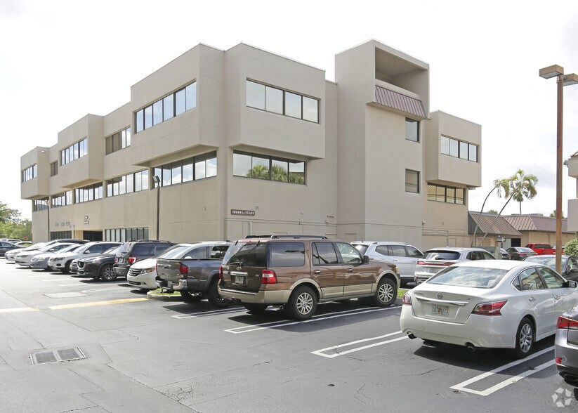 More Photos Of 10669-10689 N Kendall Dr, Miami Unknown For Lease