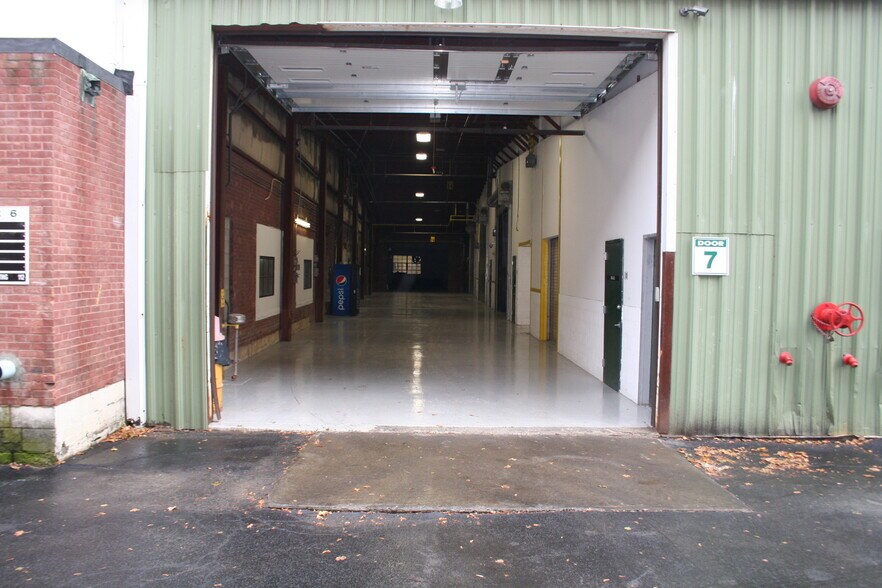 More Photos Of 210-211 Cottage St, Poughkeepsie Warehouse For Lease