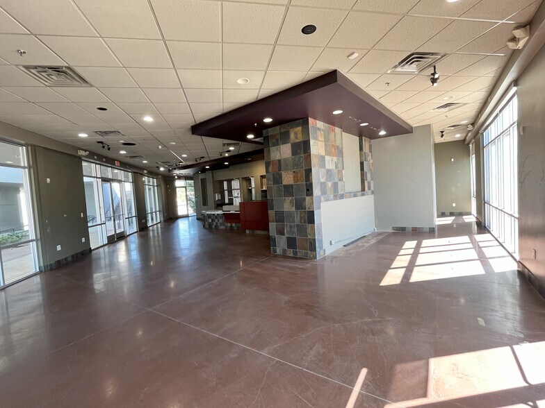 More Photos Of 303 S Water St, Henderson Office For Sale