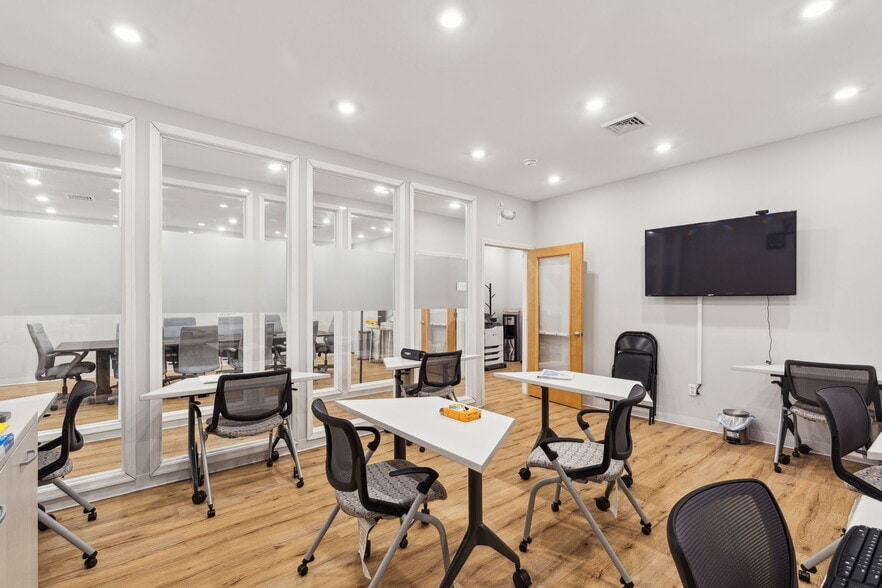 More Photos Of 6713 Ogontz Ave, Philadelphia Office For Lease