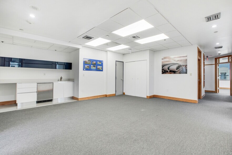 More Photos Of 2121 SW 3rd Ave, Miami Office For Lease