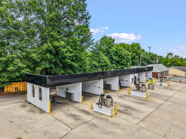More Photos Of 1132 W Vandalia Rd, Greensboro Carwash For Sale