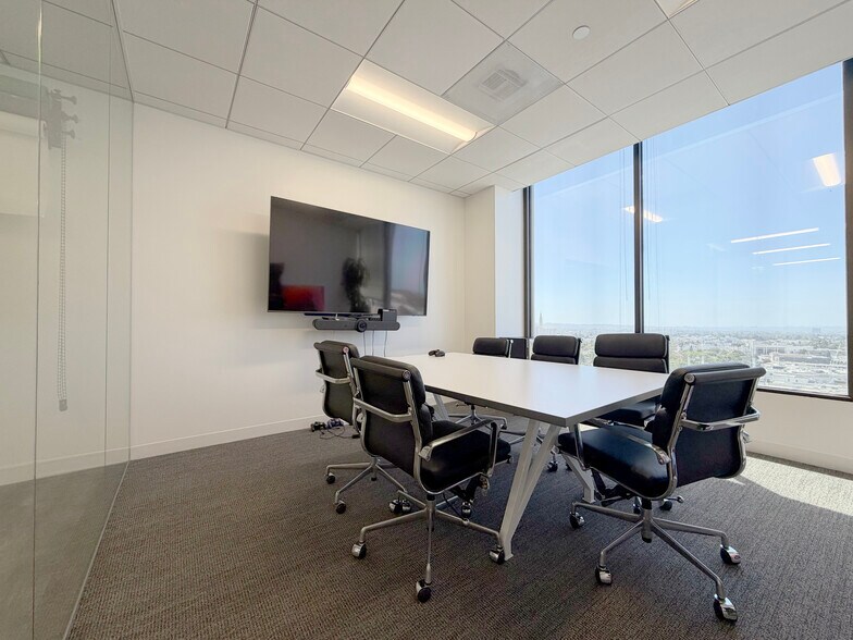 More Photos Of 10880 Wilshire Blvd, Los Angeles Loft Creative Space For Lease