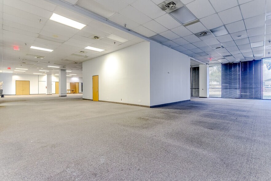 More Photos Of 2350 Valley View Ln, Dallas Loft Creative Space For Lease