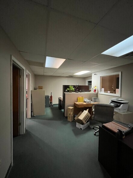 More Photos Of 1728 E New York St, Indianapolis Light Distribution For Lease