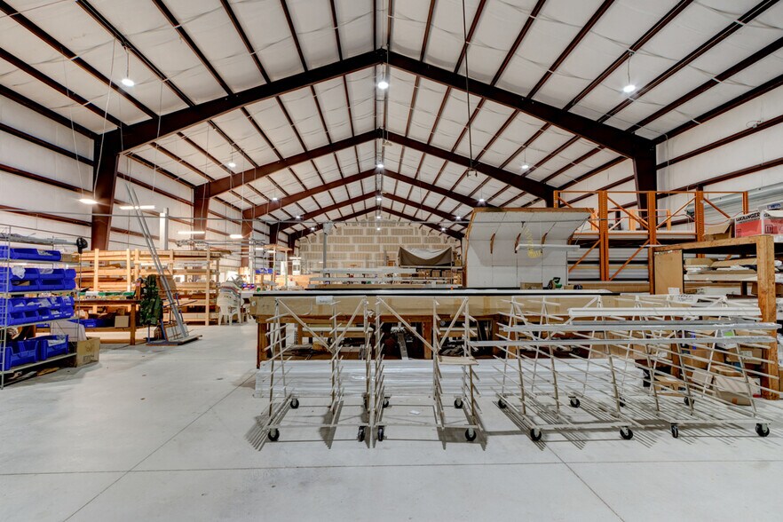 More Photos Of 585 Commonwealth Blvd, Port Orange Manufacturing For Sale