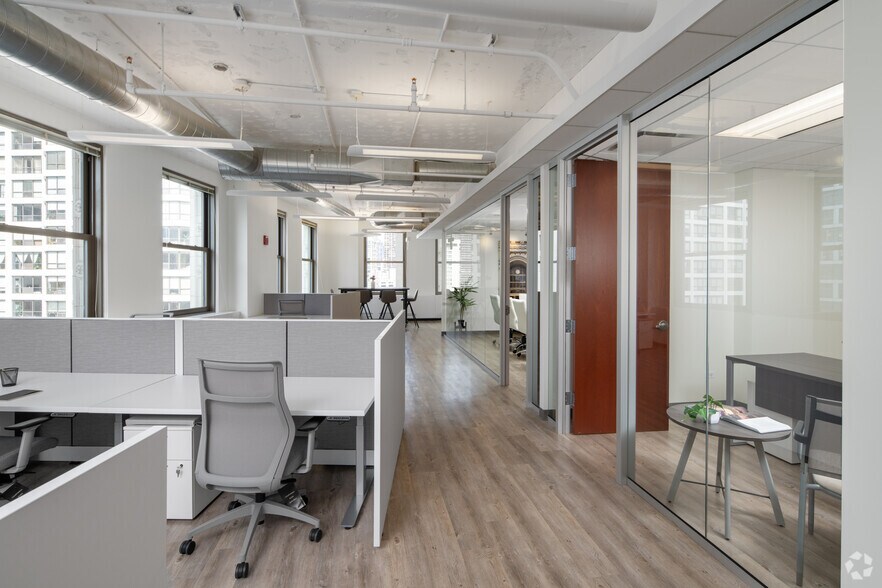 More Photos Of 400 N Michigan Ave, Chicago Unknown For Lease