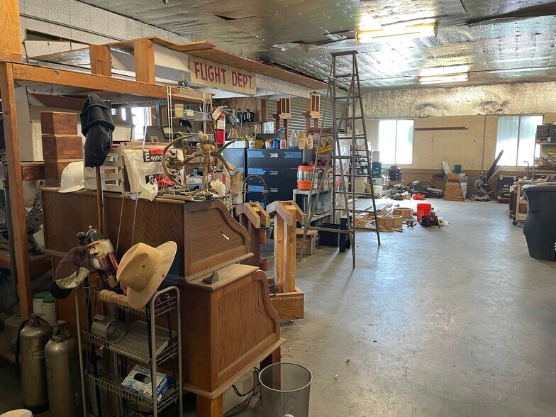 More Photos Of 1711 E 20th St, Signal Hill Service For Sale