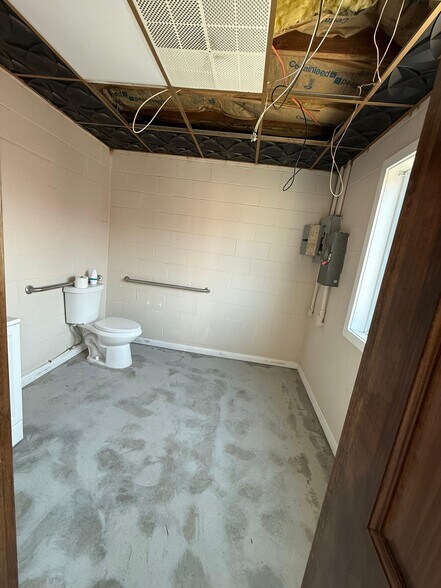 More Photos Of 580 Cornelius St, Hillsborough Freestanding For Sale