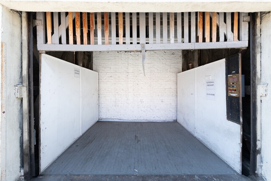More Photos Of 197 E Jefferson Blvd, Los Angeles Warehouse For Sale