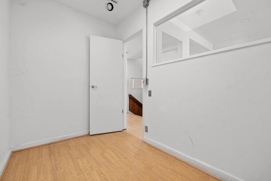 More Photos Of 2917-2921 Main St, Santa Monica Storefront Retail Office For Lease