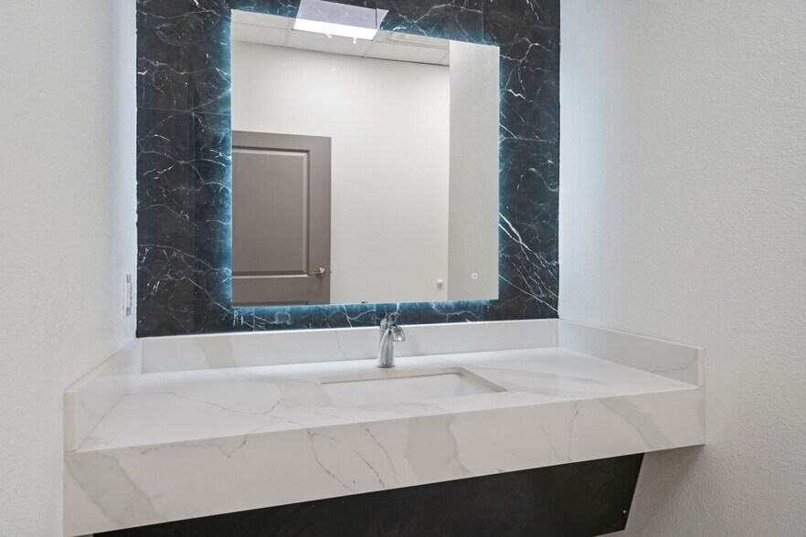 More Photos Of 3664 Walnut Bend Ln, Houston Office For Lease