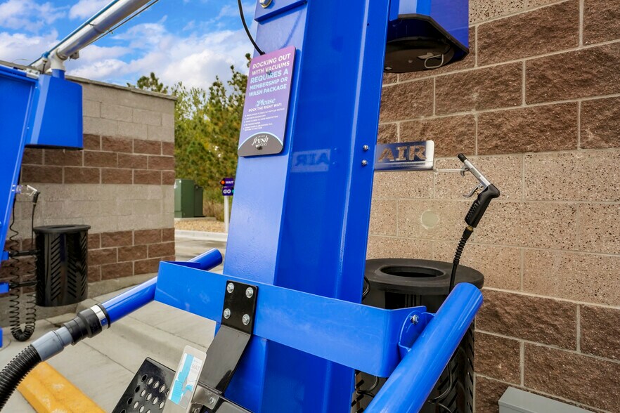 More Photos Of 5384 S Parker Rd, Aurora Carwash For Sale