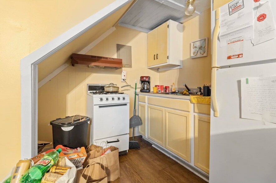 More Photos Of 13 Hodskin St, Canton Apartments For Sale