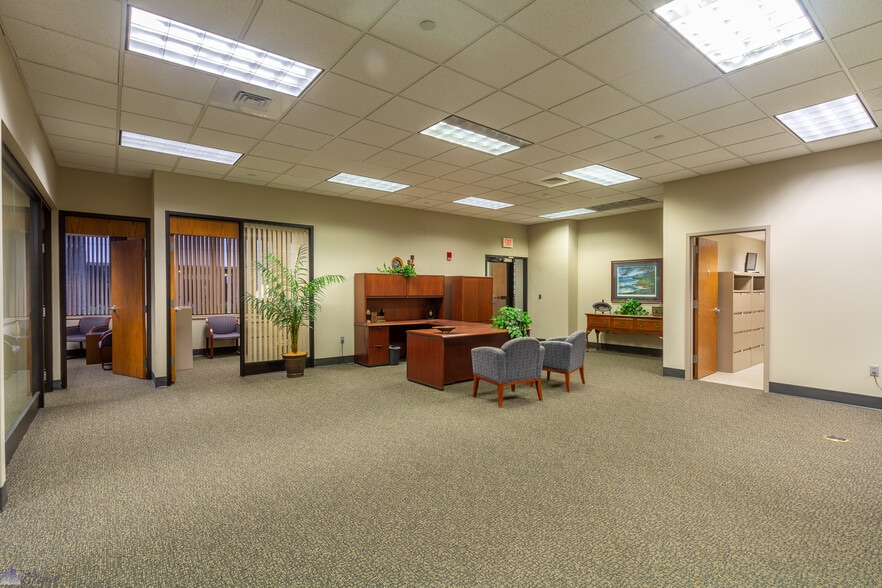 More Photos Of 100 S 4th St, Paducah Office For Lease
