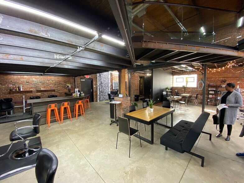 More Photos Of 1938 Franklin St, Detroit Loft Creative Space For Lease