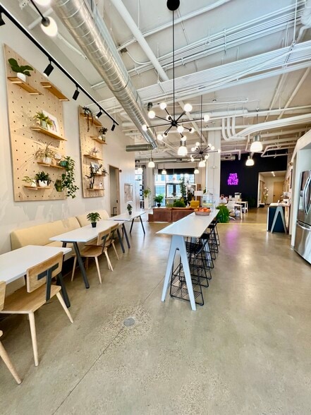 More Photos Of 440-500 W Broad St, Columbus Coworking Space
