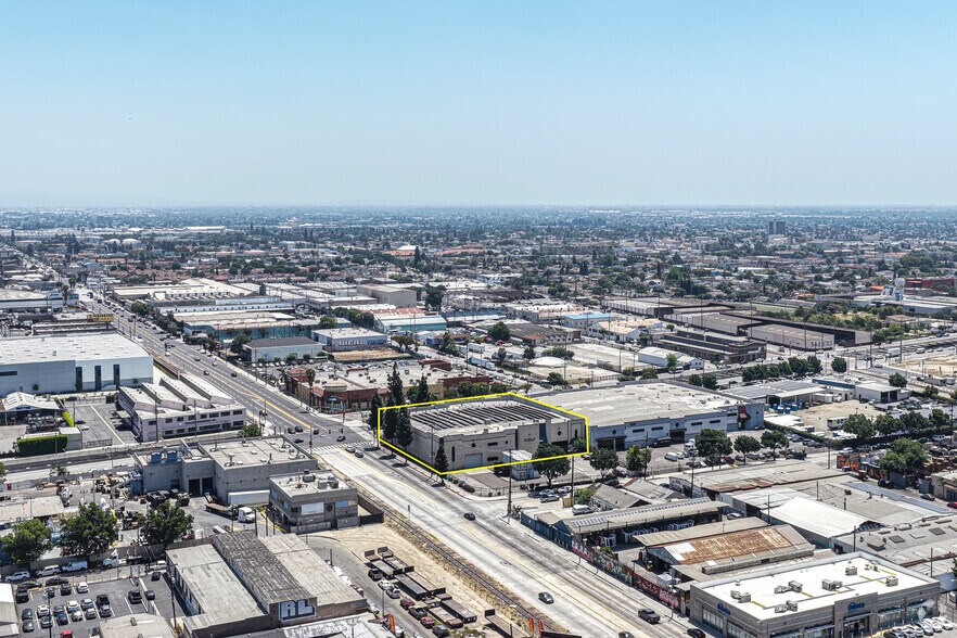 More Photos Of 5801 S Alameda St, Los Angeles Manufacturing For Sale