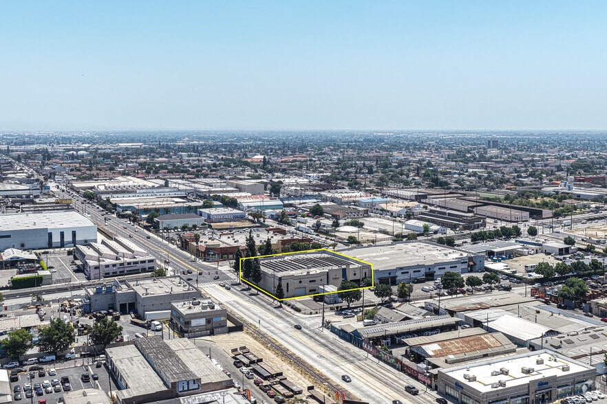 More Photos Of 5801 S Alameda St, Los Angeles Manufacturing For Sale