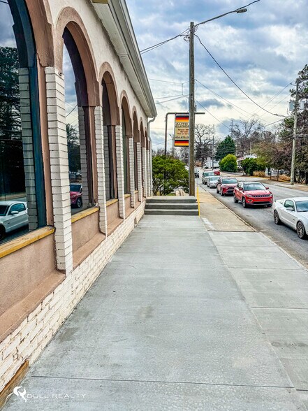 More Photos Of 1927 Piedmont Cir NE, Atlanta Storefront Retail Office For Lease