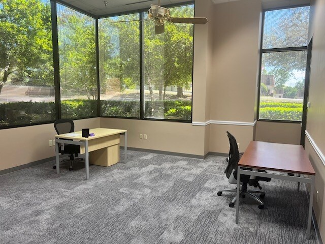 More Photos Of 4025 Woodland Park Blvd, Arlington Office For Lease
