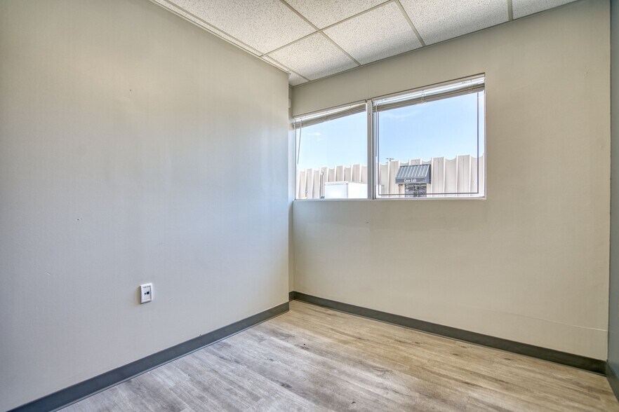 More Photos Of 2590 W 2nd Ave, Denver Flex For Sale