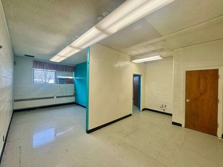 More Photos Of 111 W College Ave, Shelbina Schools For Sale
