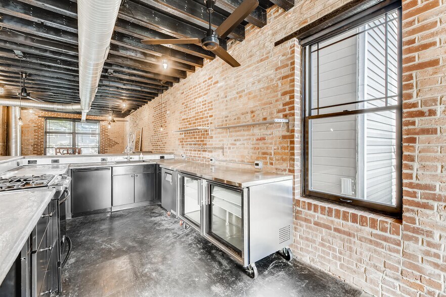 More Photos Of 289 E Main St, Westminster Office Residential For Lease