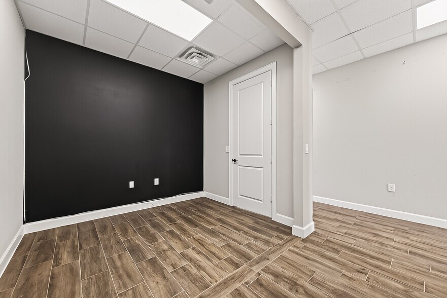 More Photos Of 2743 Imperia Dr, Sugar Land Medical For Sale