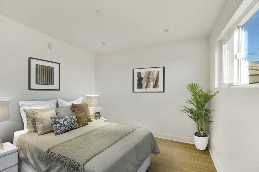 More Photos Of 700 S 6th St, Burbank Apartments For Sale