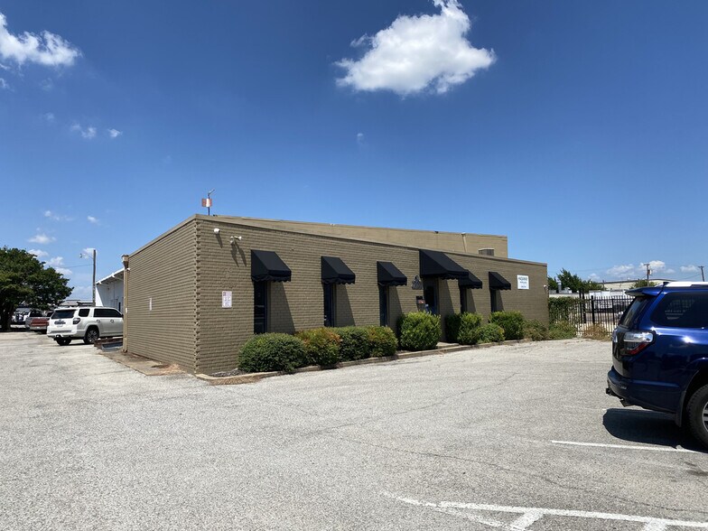 Primary Photo Of 4309 Action St, Garland Service For Sale