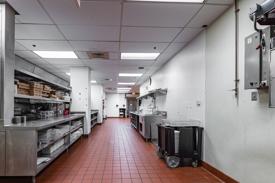 More Photos Of 125 E Main St, Rochester Hotel For Lease