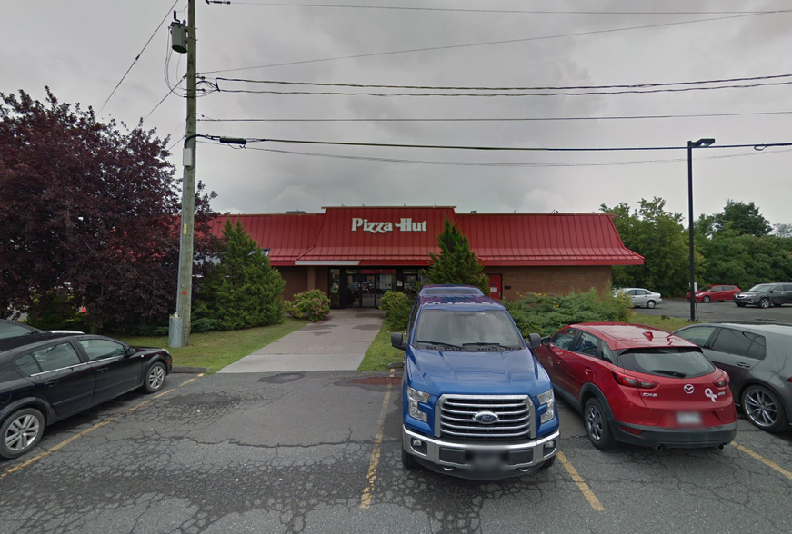 Primary Photo Of 475 Boul Saint-Joseph, Drummondville Restaurant For Lease