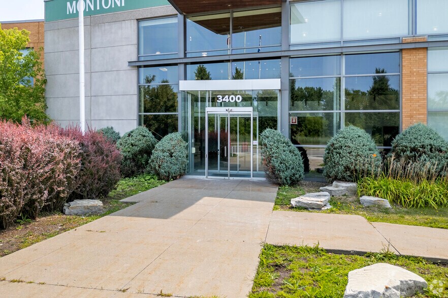 More Photos Of 3400 Rue Raymond-Lasnier, Montréal Warehouse For Lease