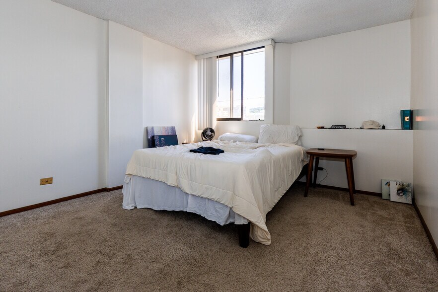More Photos Of 922 Mccully St, Honolulu Apartments For Sale