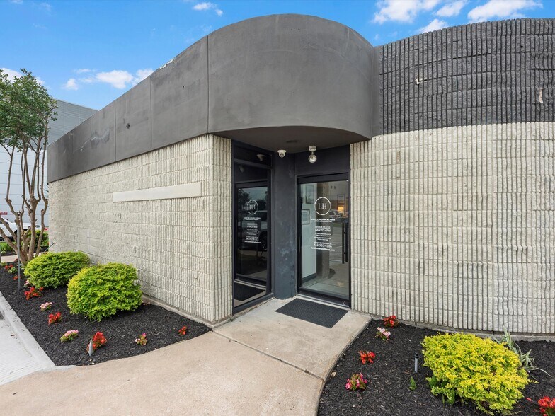 More Photos Of 525 Blossom St, Webster Medical For Sale