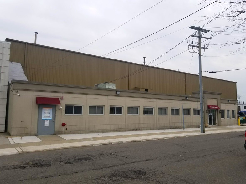 More Photos Of 131 Liberty Ave, Mineola Warehouse For Sale